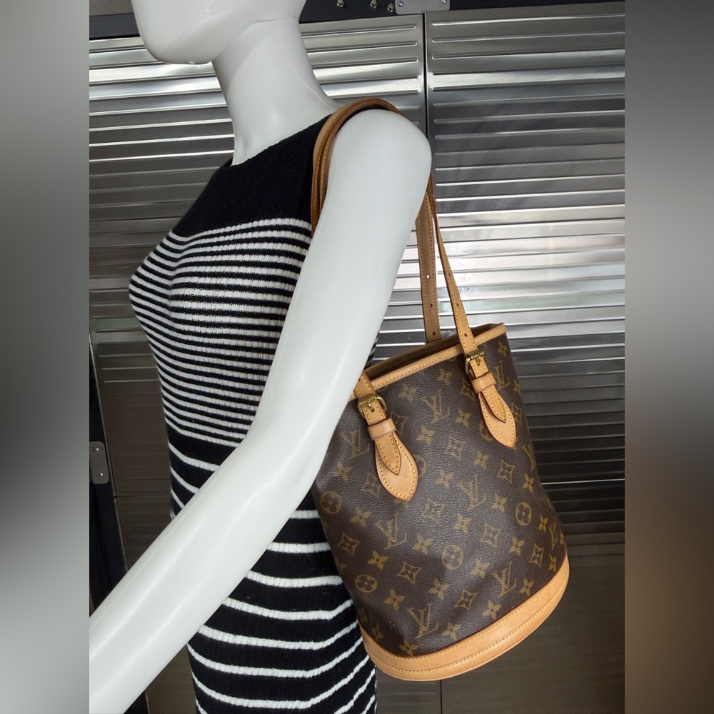 Louis Vuitton Monogram Vintage Petit Bucket PM Tote - Picture 16 of 16